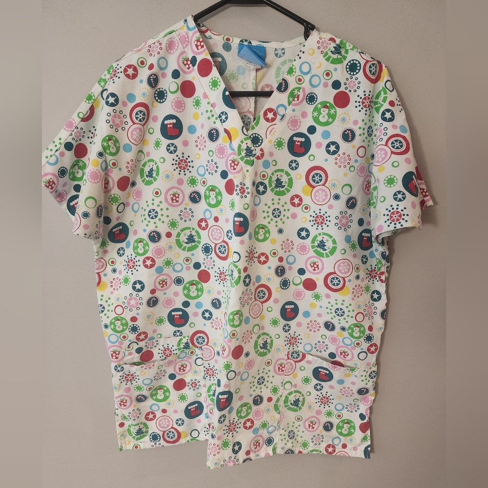 Christmas Theme Women’s Size Medium Christmas Holiday Nurse Scrub Top